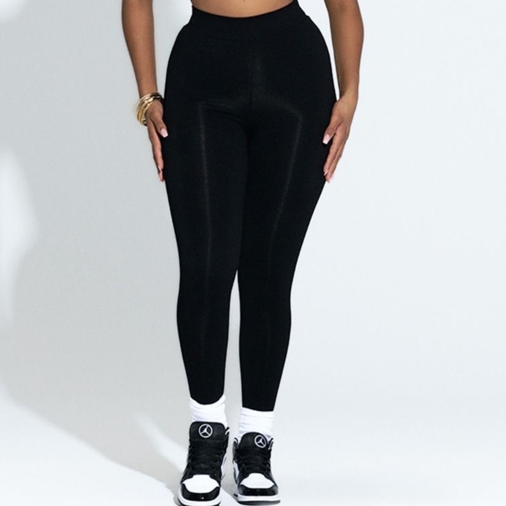 Naked wardrobe nw leggings